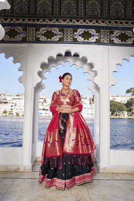 black Women's Jacquard Silk With Weaving Zari Work Lehenga Choli, Paithani Lehenga Choli 7