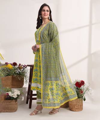 yellow floral print pakistani style kurta trouser and dupatta set 6