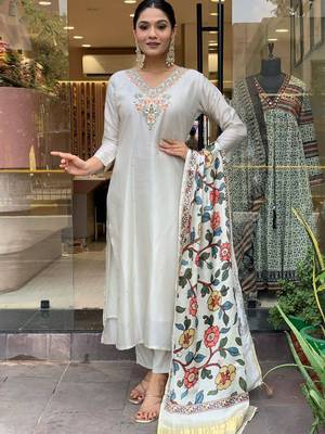 Off white viscose chanderi heavy thread embroidery work with printed dupatta kurta pant set 3