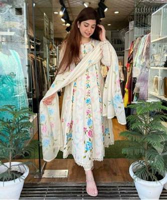 Heavy premium chicken shifli cotton fabric kurti with hand printed kurti and pant and mulmul dupatta 1