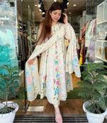 Heavy premium chicken shifli cotton fabric kurti with hand printed kurti and pant and mulmul dupatta