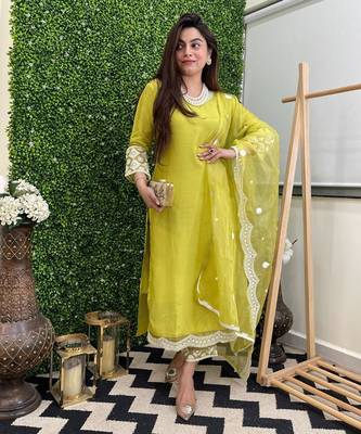Lemon laced chanderi cotton embroidered kurta pant dupatta set 1