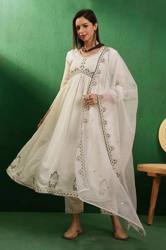 Off-White Chanderi Floral Embroidery Salwar Suit Kurta Pant with Dupatta Set