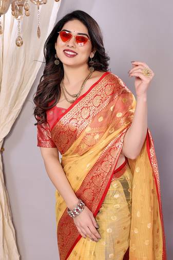 Gold wovenkanchipuram art silk handloom saree with blouse