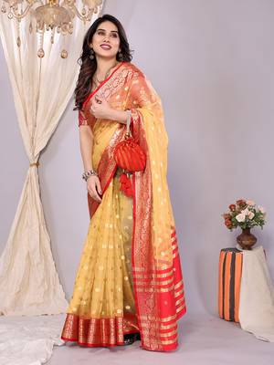 Gold wovenkanchipuram art silk handloom saree with blouse 2