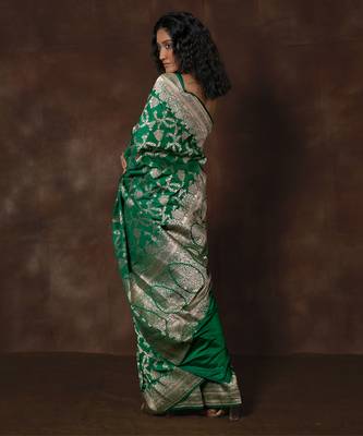 Green hand woven banarsi silk brocade saree with running blouse 4