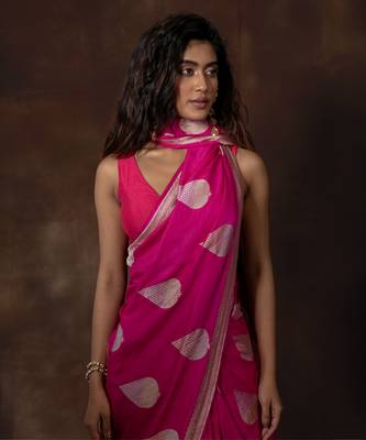 Pink hand woven banarsi silk brocade saree with running blouse 3