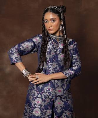 Blue banarsi brocade silk kurta set 3