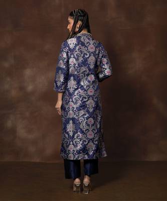 Blue banarsi brocade silk kurta set 4