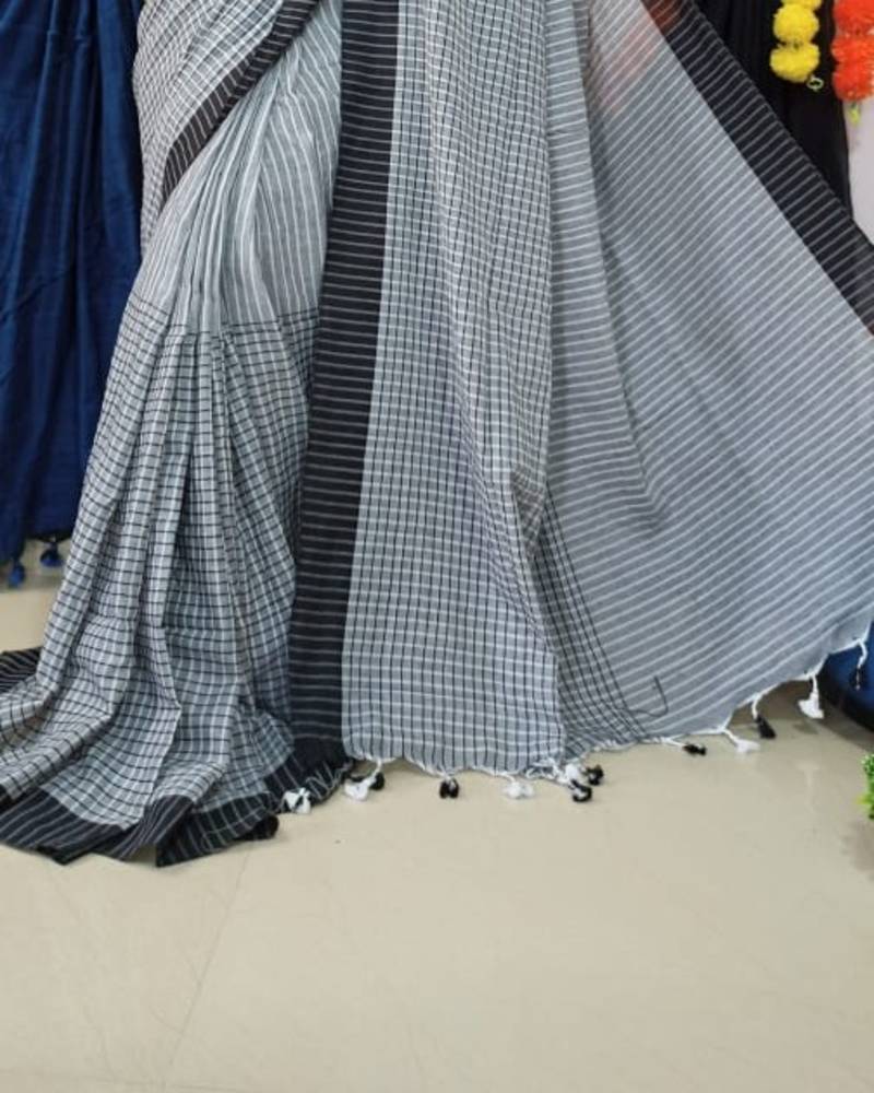 Grey Handloom Cotton Check Saree With Blouse Piece