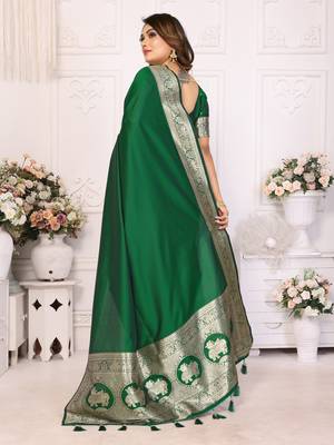 Green soft litchi art banarasi silk saree 3