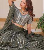 green lehenga choli with dupatta for mehendi 