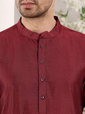 maroon straight viscose silk textured effect kurta 4