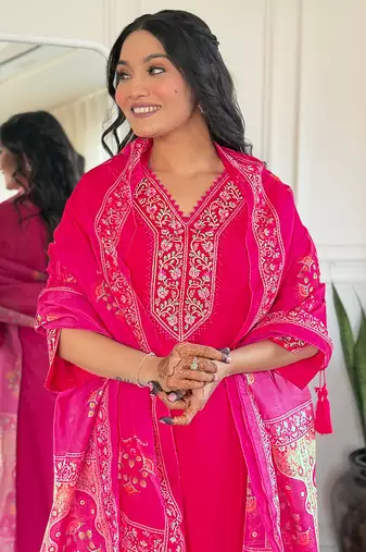 Beautiful Women's Thread work Viscose Straight Kurta Pant and Dupatta Set