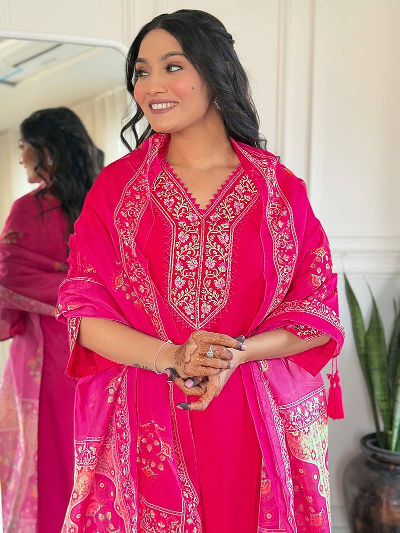 Beautiful Women's Thread work Viscose Fabric Straight Kurta, Pant and Dupatta Set