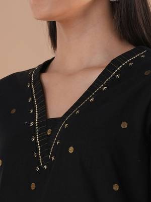 Straight fit cotton kurta in woven zari fabric with zari embroidery and handwork. 4