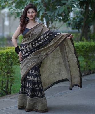 Black maheshwari silk blend saree with buti and checks on bottom and pallu 1