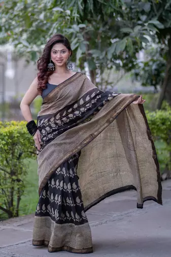 Black maheshwari silk blend saree with buti and checks on bottom and pallu