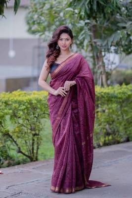 Maroon maheshwari silk blend saree with self print 3