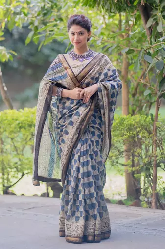 Offwhite maheshwari silk blend saree with blue prints