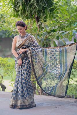 Offwhite maheshwari silk blend saree with blue prints 5