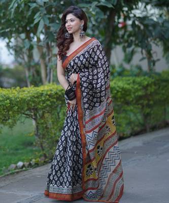Black maheshwari silk blend saree with red border and yellow pallu 1