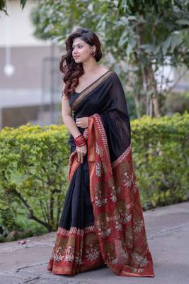 Black maheshwari silk blend saree with red border and pallu 5