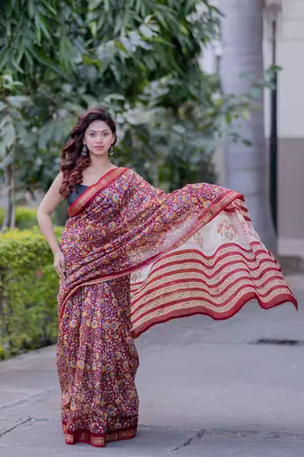 Red maheshwari silk blend floral saree with white pallu