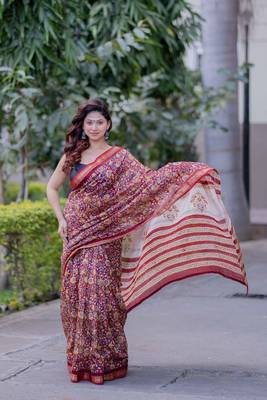 Red maheshwari silk blend floral saree with white pallu 5