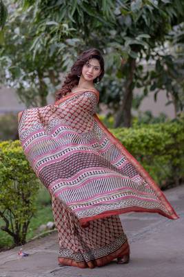 Red maheshwari silk blend saree with cream butis and red border 2