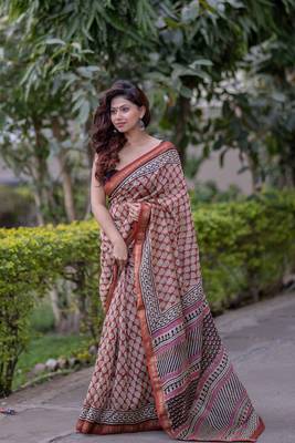 Red maheshwari silk blend saree with cream butis and red border 5