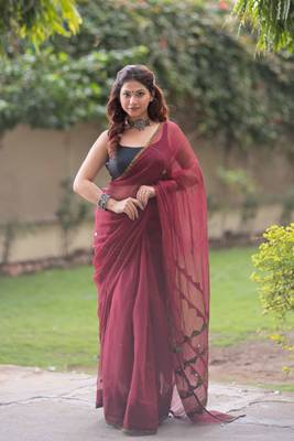 Maroon kota doria saree with ajrakh border and zig zag on pallu 3