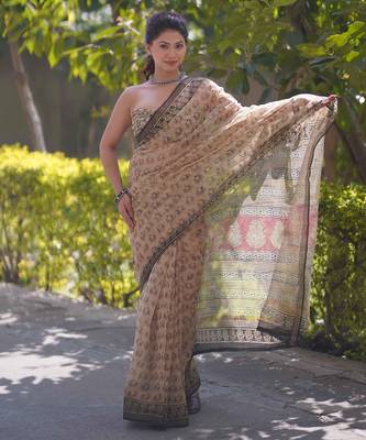 Cream kota doria saree with elephant block print 2