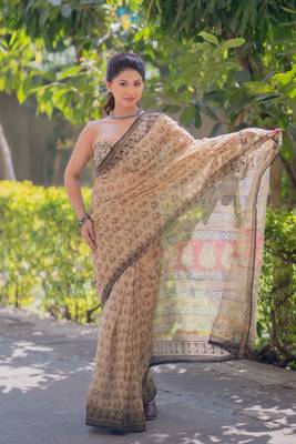 Cream kota doria saree with elephant block print 4