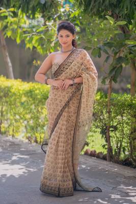 Cream kota doria saree with elephant block print 5