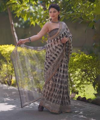 Cream kota doria saree with black buti print 2