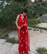 Red Viscose georgettete Golden Zari Jacquard Weaving Saree With Running Blouse
