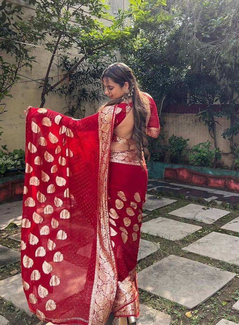 Red Viscose Georgette Golden Zari Jacquard Weaving Saree With Running Blouse