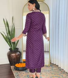 Women Bandhani Vichitra Silk Straight Kurta Pant Dupatta Set