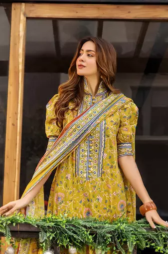 Floral Printed Knee Length Rayon Kurta Set With Printed Dupatta