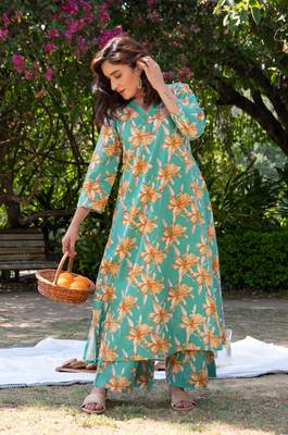 Floral Printed Kurta And pant Set 3