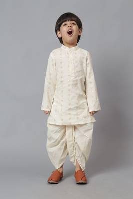 White heart shaped zari printed kurta with dhoti set 2