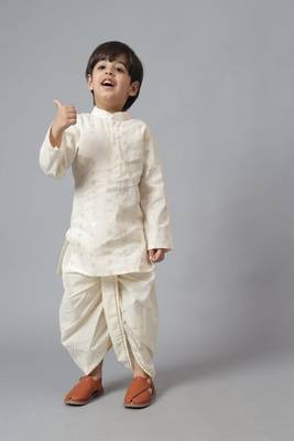 White heart shaped zari printed kurta with dhoti set 3