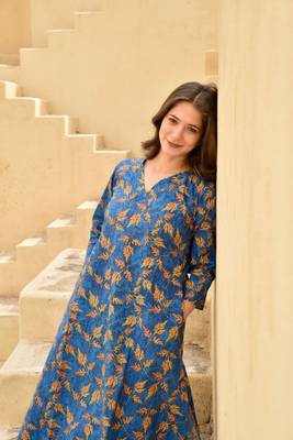 Women's Knee Length Foral Printed Kurta Set 3