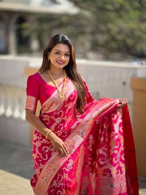 Rani pink meenakari banarasi zari saree with unstitched blouse piece 2