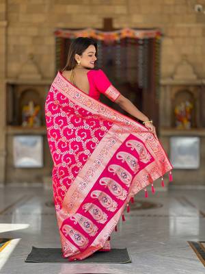 Rani pink meenakari banarasi zari saree with unstitched blouse piece 5