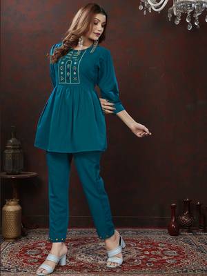 Teal blue handwork cotton co-ord set with two pocket 2