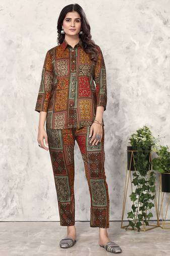 Brown printed riyon co-ord set with two pocket