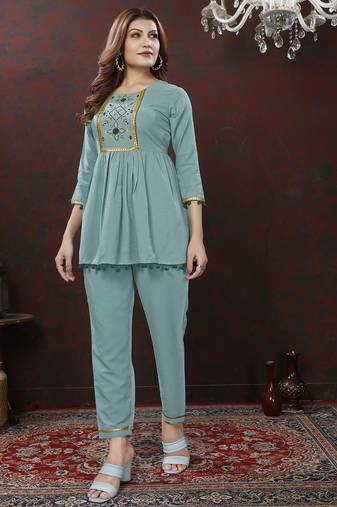 Sky blue handwork cotton co-ord set with two pocket