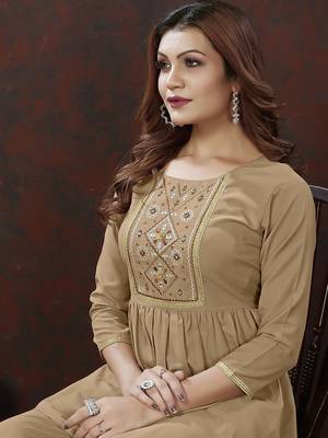 Light coffee handwork cotton co-ord set with two pocket 4